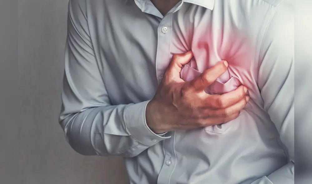 Uno de las consultas más frecuentes en los centros de salud es el dolor en el pecho. Foto: Bigstock Uno de las consultas más frecuentes en los centros de salud es el dolor en el pecho. Foto: Bigstock