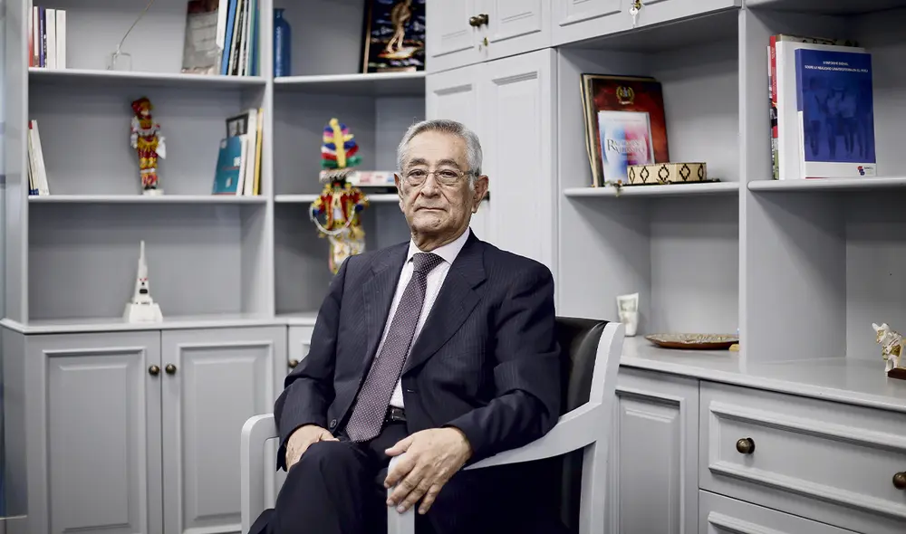 Preocupado. El jefe de la Sunedu, Oswaldo Zegarra, señala que ha conversado con la presidenta Dina Boluarte y espera que ella reglamente la contrarreforma. Foto: Antonio Melgarejo/La República