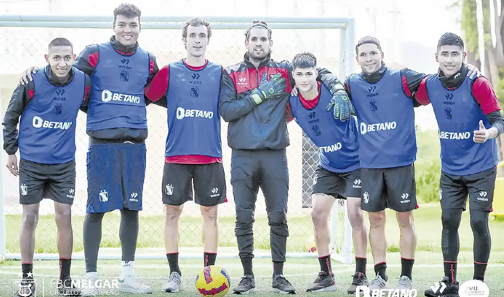 Tranquilidad. Con aparente calma entrenó Melgar jugando un torneo interno de fútbol 7. Foto: La República
