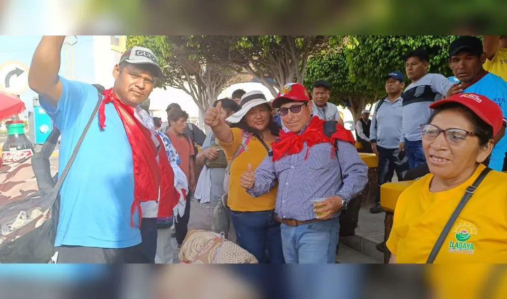 Regreso. Retornaron de Lima los pobladores que viajaron de Tacna a protestar. Foto: La República Regreso. Retornaron de Lima los pobladores que viajaron de Tacna a protestar. Foto: La República