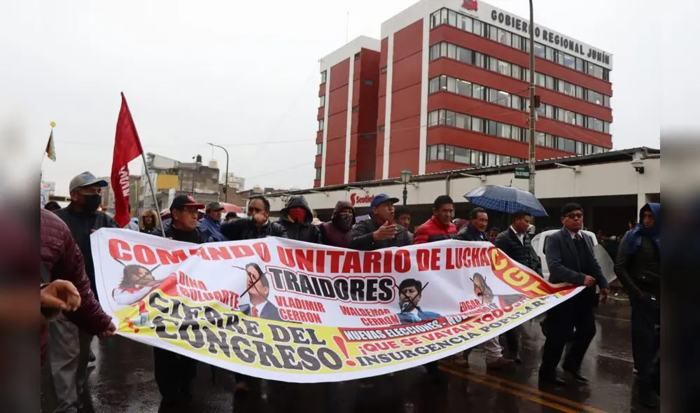 Miembros del Comando Unitario de Lucha protestando. Foto: Infoandes Miembros del Comando Unitario de Lucha protestando. Foto: Infoandes