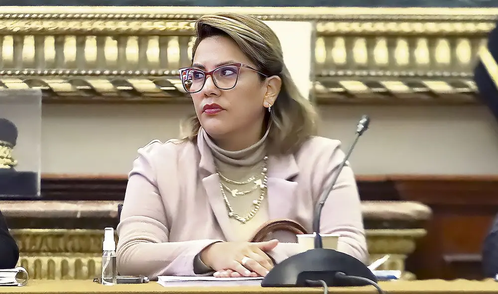 Digna Calle renunció a la segunda vicepresidencia del Congreso por bloqueo del adelanto de elecciones. Foto: Congreso/Video: Congreso Digna Calle renunció a la segunda vicepresidencia del Congreso por bloqueo del adelanto de elecciones. Foto: Congreso/Video: Congreso