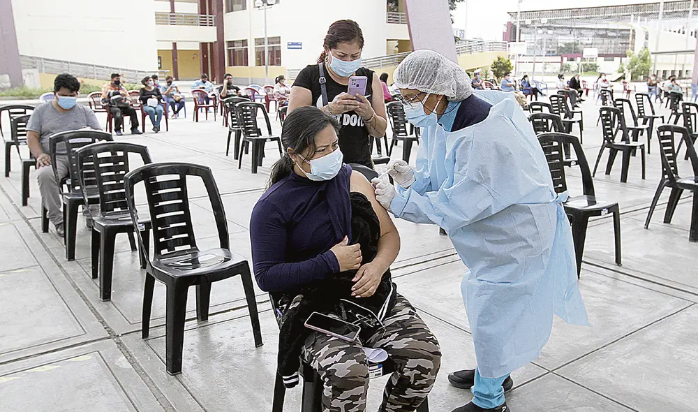 Vacíos. Son pocas las personas que acuden a los centros de salud para completar sus dosis, pese a que el virus sigue presente. Foto: difusión Vacíos. Son pocas las personas que acuden a los centros de salud para completar sus dosis, pese a que el virus sigue presente. Foto: difusión