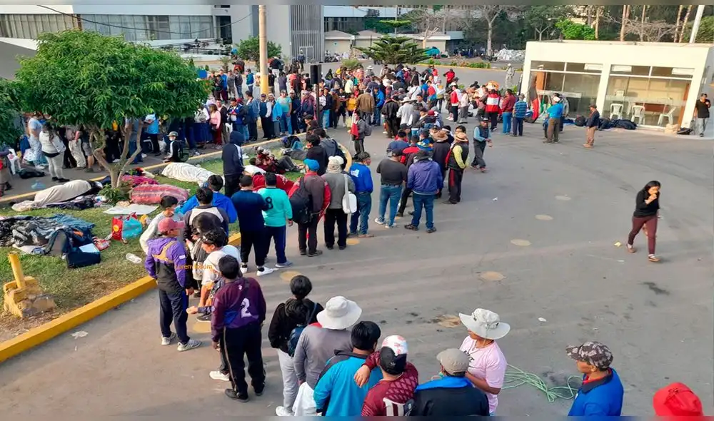 Manifestantes que marcharon el 19 de enero en Lima fueron albergados en la UNMSM. Foto: @RomeroChauca Manifestantes que marcharon el 19 de enero en Lima fueron albergados en la UNMSM. Foto: @RomeroChauca