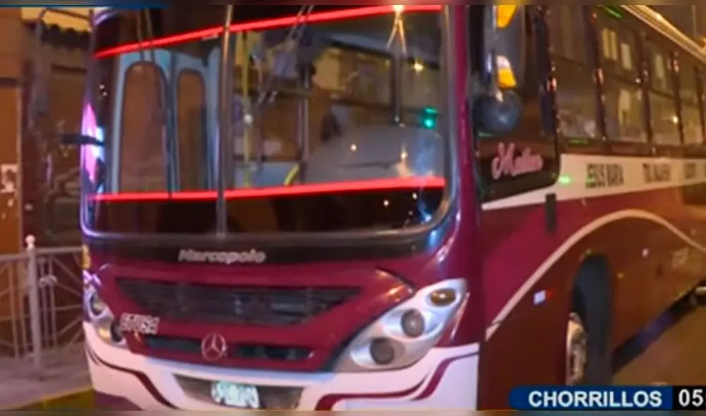 Bus fue disparado por delincuentes que no pudieron robar a pasajeros. Video: Panamericana TV