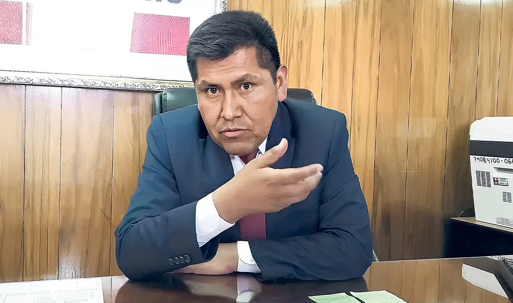 Reclamo. Según Hancco, él sufre represalias por no reunirse con el Gobierno central. Foto: Liubomir Fernández/La República Reclamo. Según Hancco, él sufre represalias por no reunirse con el Gobierno central. Foto: Liubomir Fernández/La República