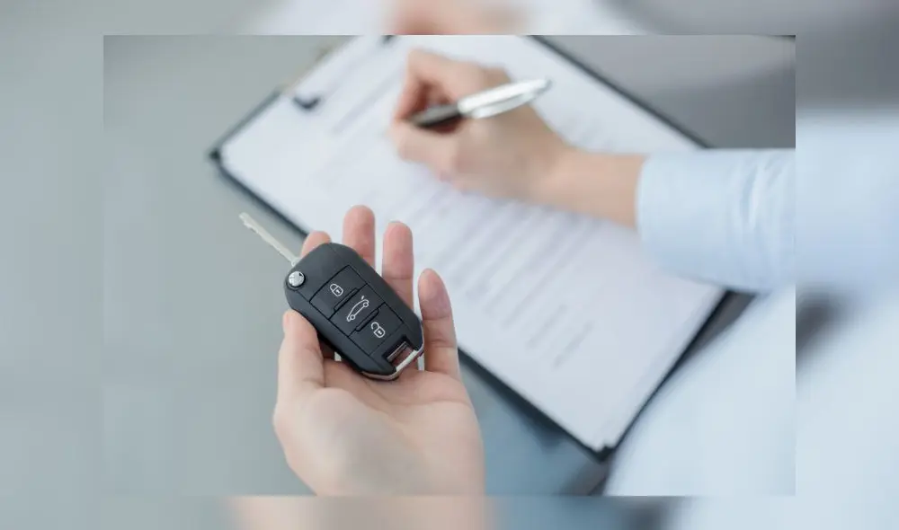 Conoce qué documentos debes revisar al momento de comprar un carro de segunda. Foto: difusión