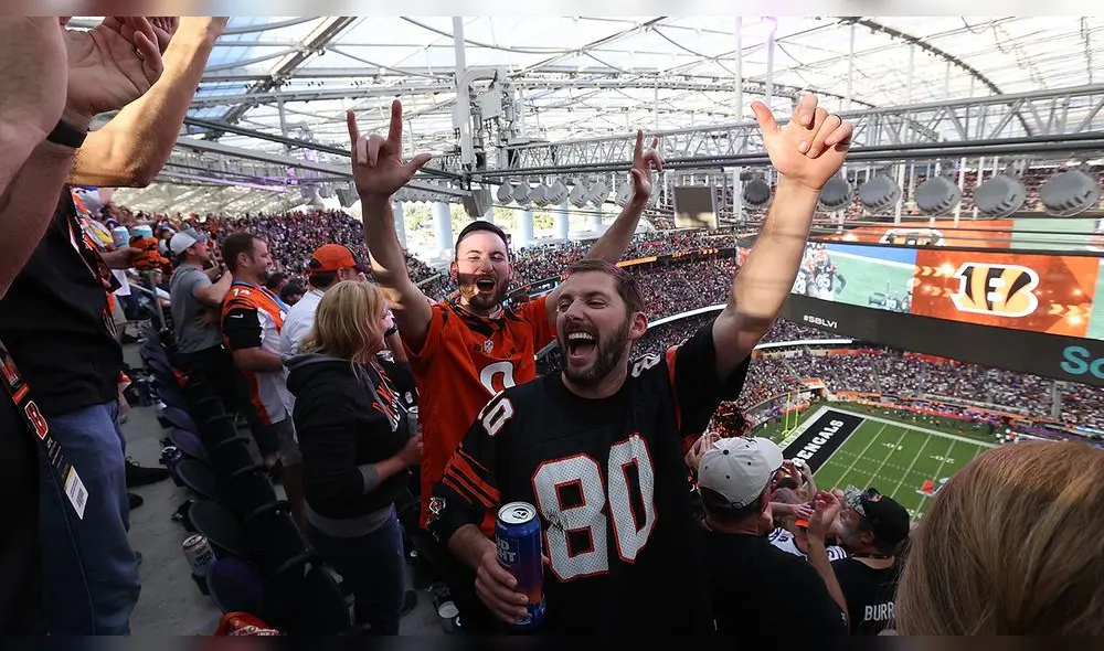 El Super Bowl no solo es el mayor evento deportivo de los Estados Unidos, sino que propicia uno de los días de mayor consumo en dicho país. Foto: AFP