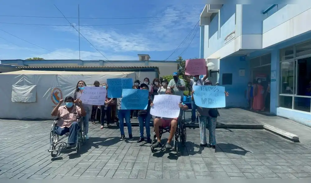 Malestar. Asegurados que se atienden en el HAAA denunciaron que equipos para hemodiálisis ya cumplieron su vida útil. Foto: URPI-LR