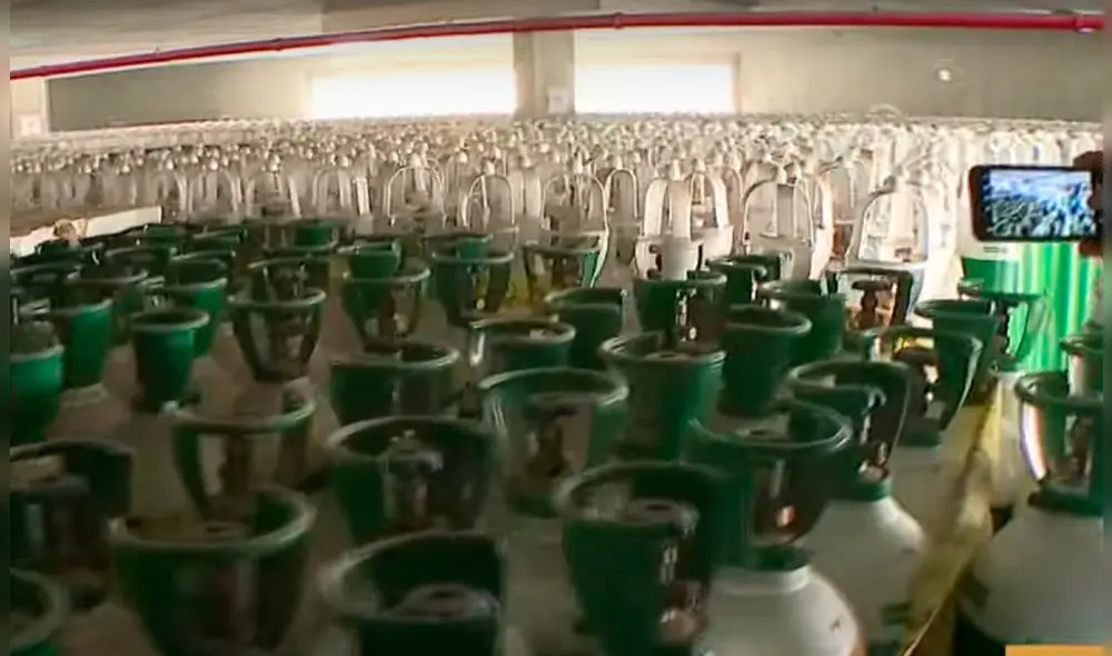Los balones de oxígeno fueron comprados a una empresa ecuatoriana por 6 millones de soles. Foto captura de Latina Los balones de oxígeno fueron comprados a una empresa ecuatoriana por 6 millones de soles. Foto captura de Latina