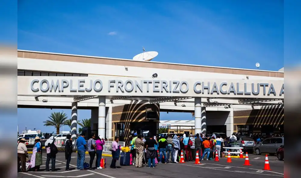 En complejo fronterizo. Se hace control de extranjeros.