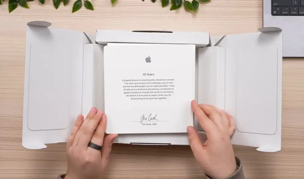 Mensaje escrito por el CEO de Apple. Foto: DongleBookPro Mensaje escrito por el CEO de Apple. Foto: DongleBookPro