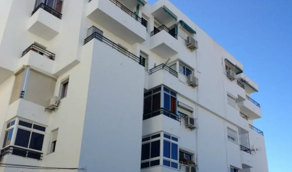 El hombre de 29 años y su pareja se arrojaron desde un segundo piso. Foto: Nieves Egea/referencia