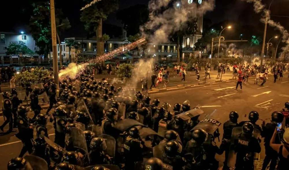 La PNP pidió la compra inmediata de 665 mil artículos antimotines para “controlar la alteración del orden público”. Evidencia muestra que serían autores de muertes arbitrarias. Foto: John Reyes/La República