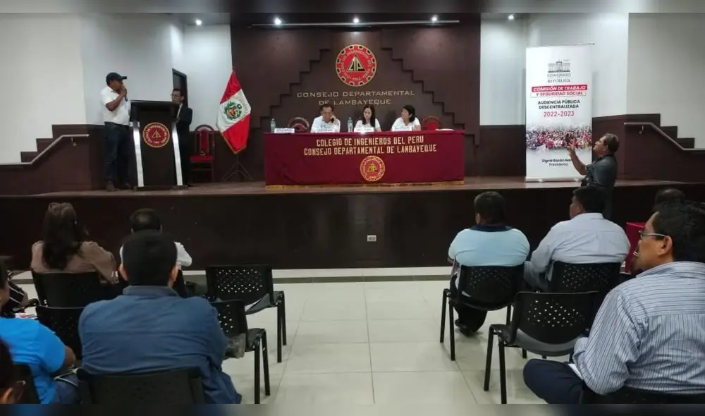 Los parlamentarios de la comisión de Trabajo y Seguridad del Congreso escucharon las necesidades de los gremios lambayecanos. Foto: La República Los parlamentarios de la comisión de Trabajo y Seguridad del Congreso escucharon las necesidades de los gremios lambayecanos. Foto: La República