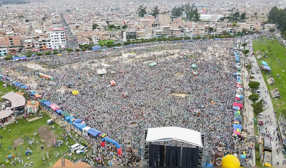 Una cámara captó a todos los asistentes al evento. Foto: Lugareando