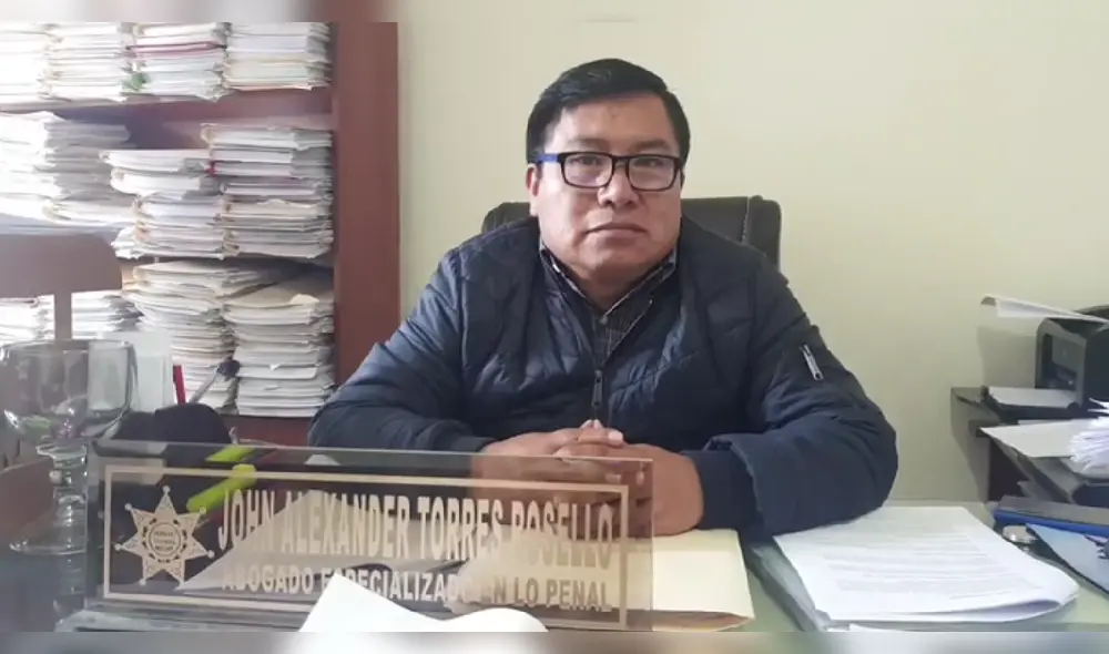 Defensor. Abogado de policía renunciante, John Torres Rosello, sostiene que se aplica mal figura de prisión preventiva. Foto: Captura de video/La República. Defensor. Abogado de policía renunciante, John Torres Rosello, sostiene que se aplica mal figura de prisión preventiva. Foto: Captura de video/La República.