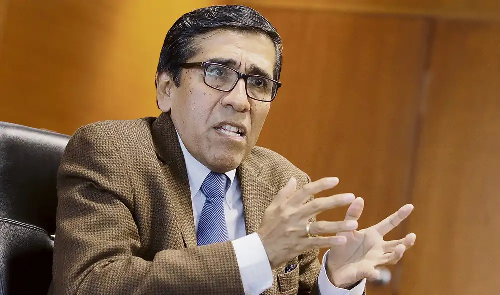 Forado. Luis Arias Minaya explica que el dinero se devalúa con el tiempo y, en la práctica, se termina pagando menos deuda en unos 10 o 20 años tras juicios. Foto: John Reyes/La República