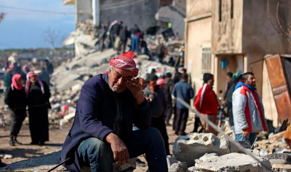 Al menos 2 terremotos de magnitud 6.4 y 5.8 se volvieron a sentir este lunes en la provincia turca de Hatay y en el distrito de Samandag. Foto: AFP Al menos 2 terremotos de magnitud 6.4 y 5.8 se volvieron a sentir este lunes en la provincia turca de Hatay y en el distrito de Samandag. Foto: AFP