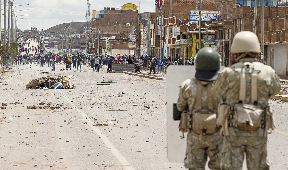 Medidas. Las Fuerzas Armadas deben cumplir estrictas normas sobre el uso del armamento en situaciones de conflictos sociales. Foto: AFP