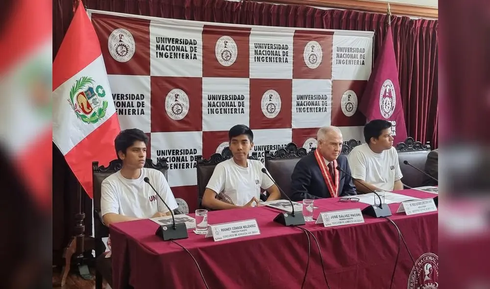 Adolescentes se mostraron muy contentos tras ingresar a la UNI. Foto: URPI - LR