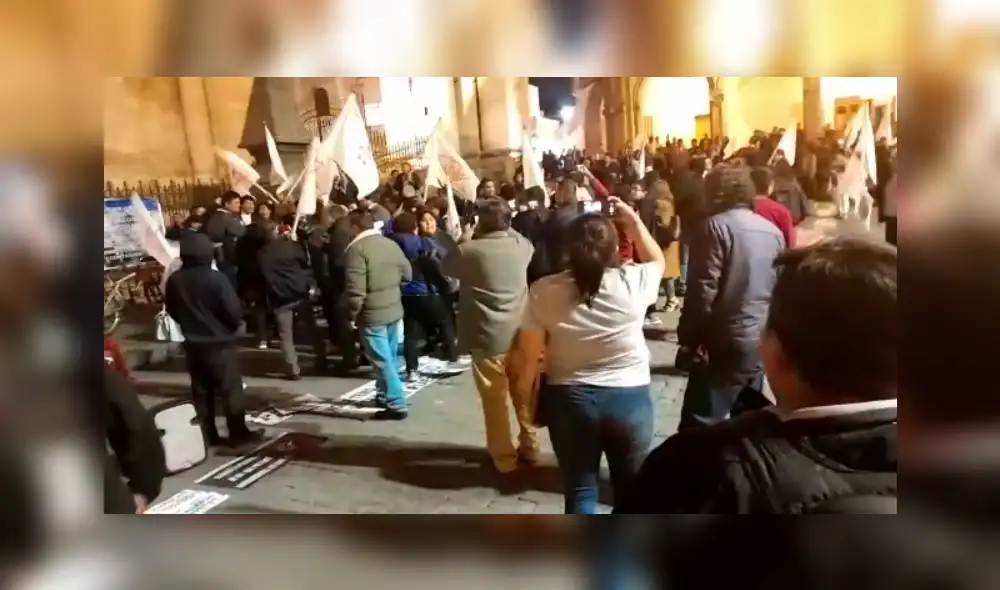 Video logró demostrar los instantes de la agresión. Foto y video: La República Video logró demostrar los instantes de la agresión. Foto y video: La República