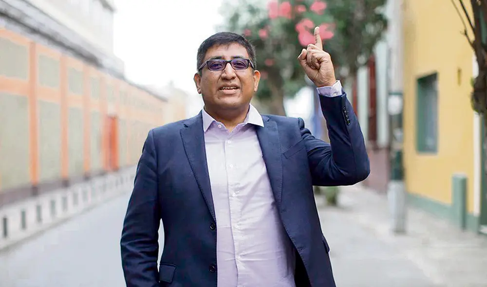 Crítica. Como presidente del Partido Morado, Durán cuestiona que la presidenta Dina Boluarte no quiera dar un paso al costado. Foto: difusión Crítica. Como presidente del Partido Morado, Durán cuestiona que la presidenta Dina Boluarte no quiera dar un paso al costado. Foto: difusión