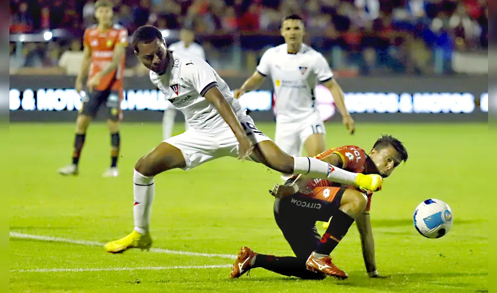 Deportivo Cuenca dio la sorpresa en el inicio del torneo ecuatoriano. Foto: LDU