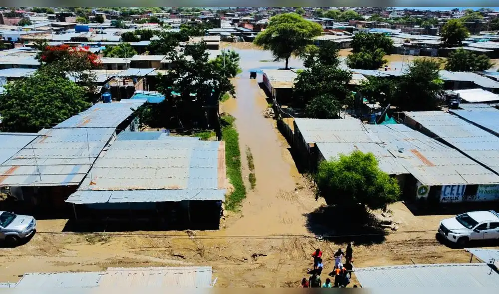 Activación de quebradas impide la comunicación de pueblos. Foto: La República Activación de quebradas impide la comunicación de pueblos. Foto: La República