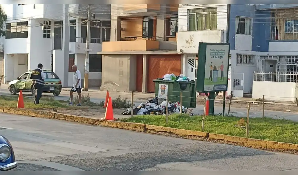 Los vecinos de la urbanización Santa Victoria se conmocionaron con este hecho. Foto. La República Los vecinos de la urbanización Santa Victoria se conmocionaron con este hecho. Foto. La República