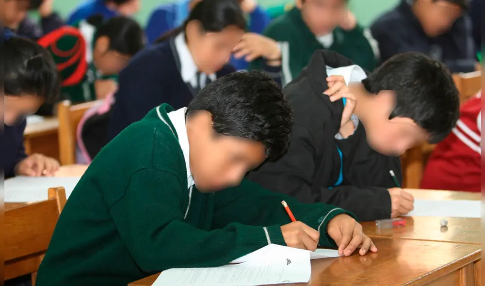 Según Indecopi, las escuelas deben informar a los tutores y padres de familia acerca de las condiciones de servicio antes de la matrícula. Foto: Andina Según Indecopi, las escuelas deben informar a los tutores y padres de familia acerca de las condiciones de servicio antes de la matrícula. Foto: Andina