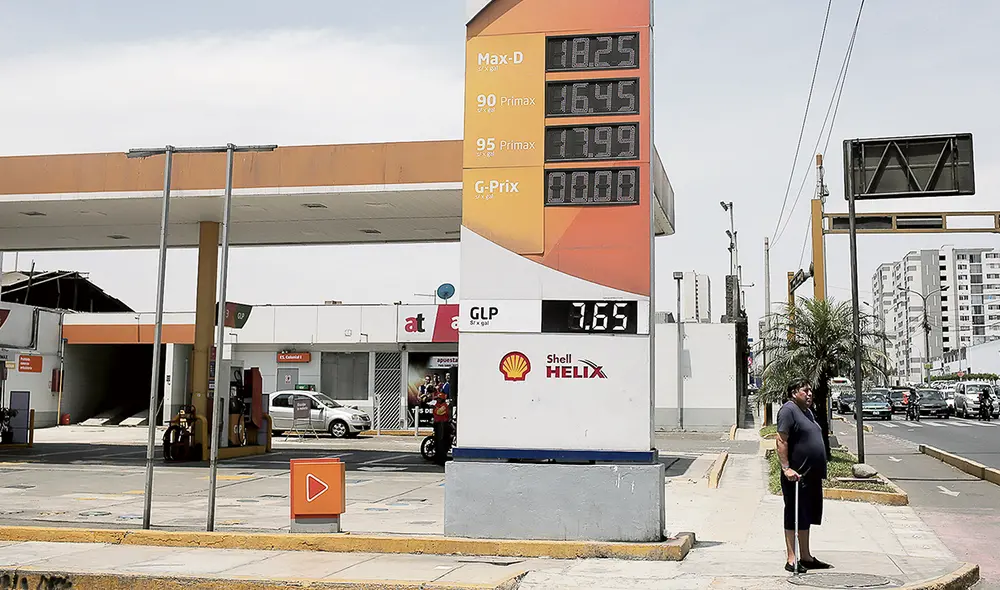 Combustión. En mayo se comercializarán cinco tipos de combustibles: gasohol Regular, gasohol Premium, gasolina Regular, gasolina Premium, y gasolina 84. Foto: Gerardo Marín/La República