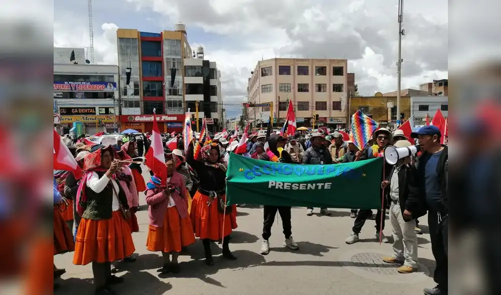 Ciudadanos quechuas protestan en la ciudad de Juliaca. Foto: Kleber Sánchez /URPI LR Ciudadanos quechuas protestan en la ciudad de Juliaca. Foto: Kleber Sánchez /URPI LR