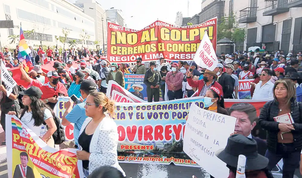 Protestas. Los periodistas entrevistados por La República tuvieron la misma apreciación: el Gobierno optó por una respuesta que no permitió el diálogo. Foto: Antonio Melgarejo/La República