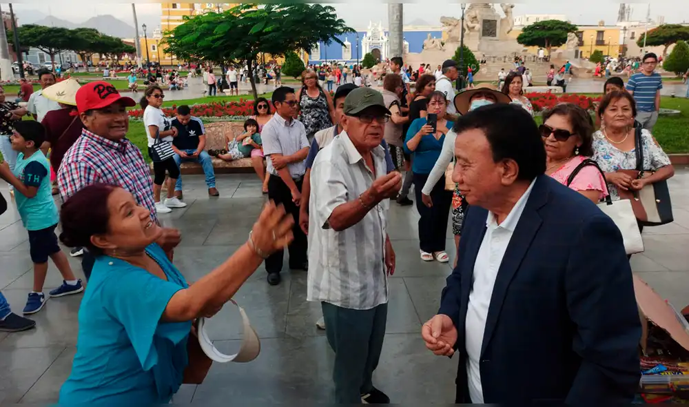 Parlamentario se reunión con César Acuña en la ciudad primaveral. Foto: captura/LR - Video: La República Parlamentario se reunión con César Acuña en la ciudad primaveral. Foto: captura/LR - Video: La República