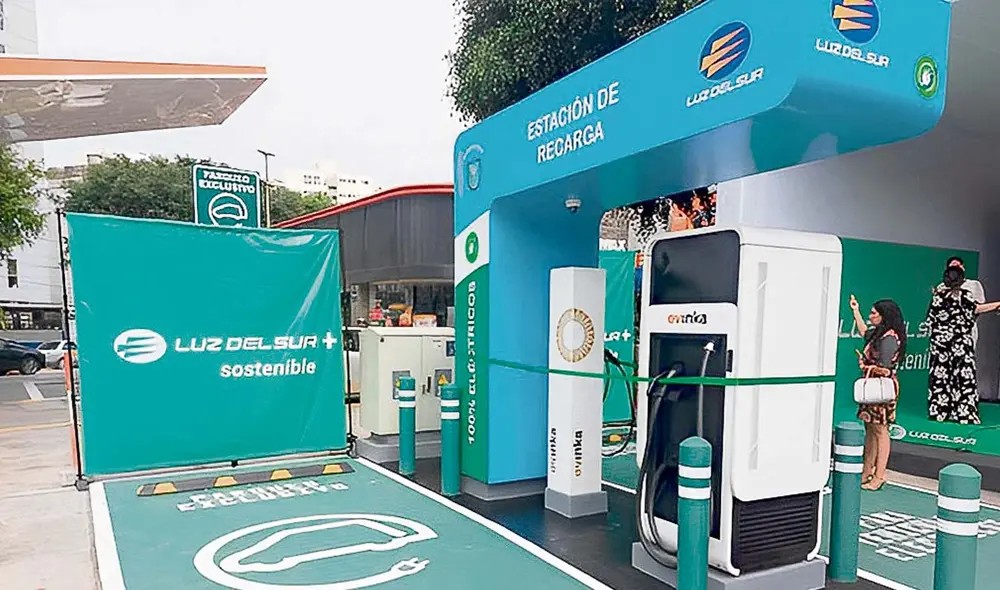 Electromovilidad. Luz del Sur inauguró su primera estación de recarga gratuita en Miraflores para autos a motor eléctrico. Foto: difusión