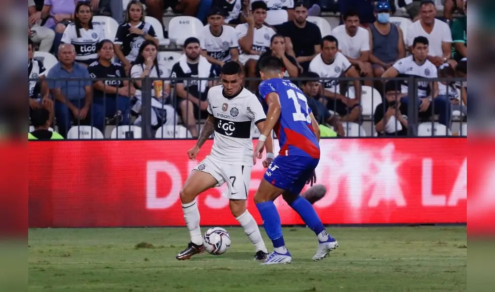 El clásico entre Olimpia vs. Cerro Porteño quedó igualado por la jornada 6 de la liga paraguaya. Foto: AFP