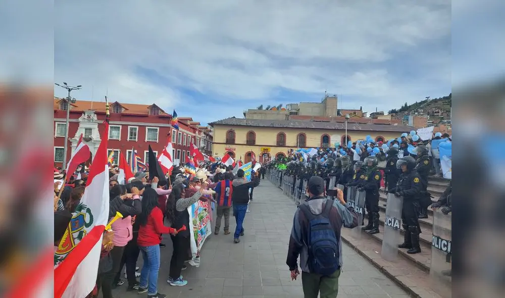 Empresarios se enfrentaron en plaza de Armas de Puno. Foto: Liubomir Fernández/URPI-LR