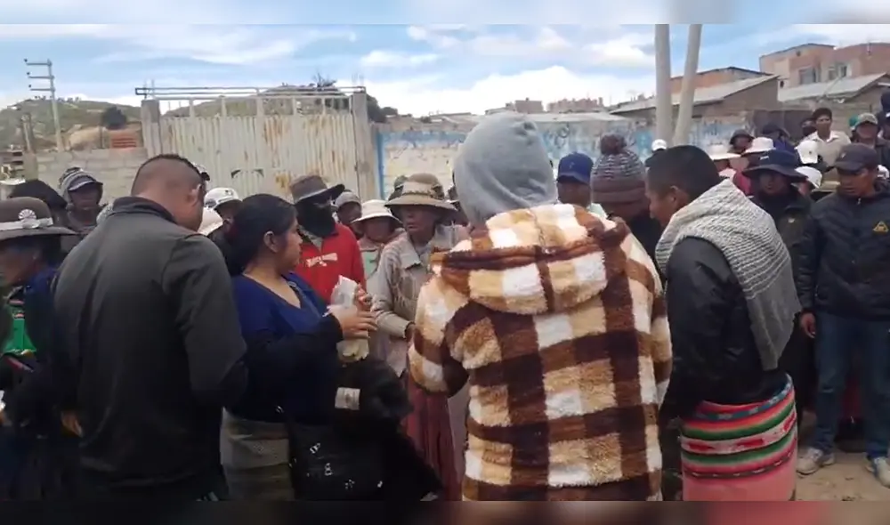 Soldados rescatados en la ciudad de Ilave. Foto: captura de video/ Liubomir Fernández/ URPI-LR. Soldados rescatados en la ciudad de Ilave. Foto: captura de video/ Liubomir Fernández/ URPI-LR.