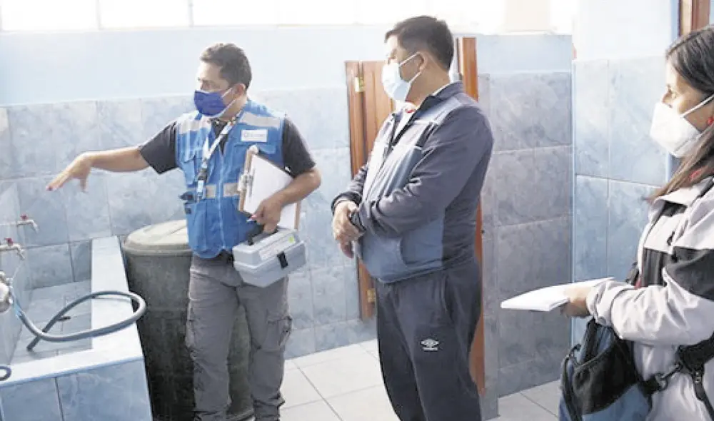 Problema. Estudiantes son los más perjudicados con corte de servicio de agua potable. Sunass evidenció casos en regiones. Foto: La República Problema. Estudiantes son los más perjudicados con corte de servicio de agua potable. Sunass evidenció casos en regiones. Foto: La República