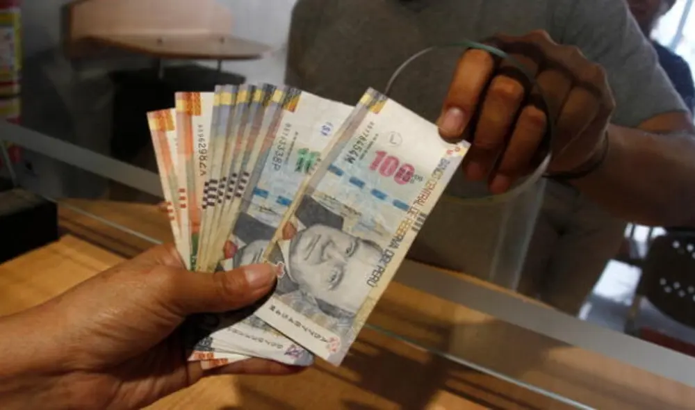 La SBS publica en su portal la lista de entidades financieras que ofrecen préstamos personales y su respectiva TCEA. Foto: Andina La SBS publica en su portal la lista de entidades financieras que ofrecen préstamos personales y su respectiva TCEA. Foto: Andina