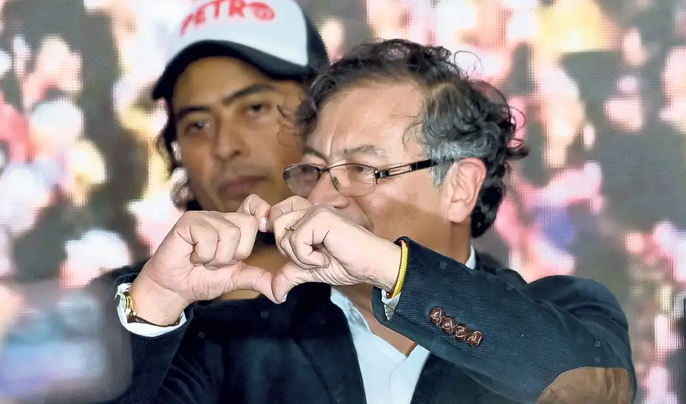 Escándalo. Gustavo Petro con su hijo mayor, Nicolás. Foto: AFP Escándalo. Gustavo Petro con su hijo mayor, Nicolás. Foto: AFP