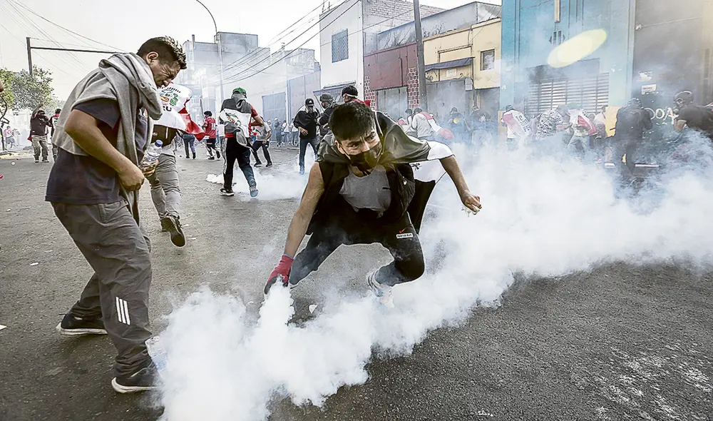 Cargo. Empieza la contradicción sobre control de protestas. Foto: Antonio Melgarejo/La República Cargo. Empieza la contradicción sobre control de protestas. Foto: Antonio Melgarejo/La República