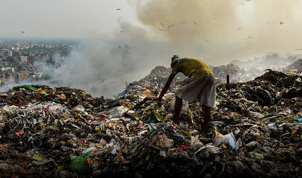 Los bomberos han intentado sin éxito apagar el incendio por días. Foto: AFP/referencial Los bomberos han intentado sin éxito apagar el incendio por días. Foto: AFP/referencial