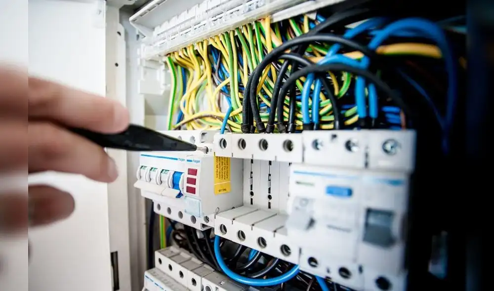 Algunos tipos de cables facilitan la evacuación en caso de incendios. Foto: Andina Algunos tipos de cables facilitan la evacuación en caso de incendios. Foto: Andina