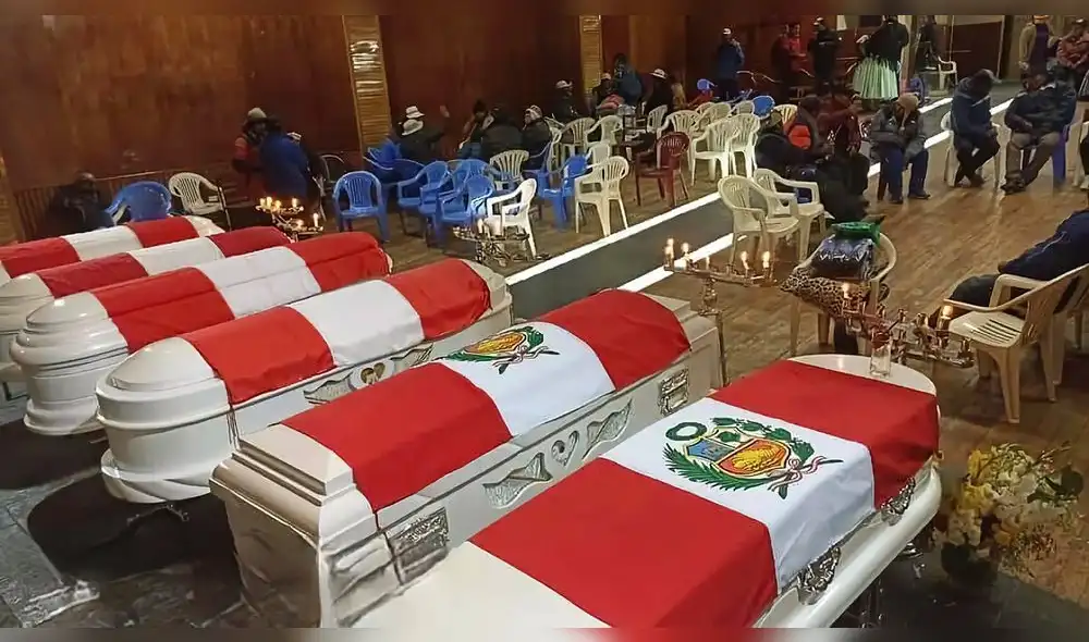 Tras recibir honores, los cuerpos de los militares fueron trasladados a sus comunidades en en Puno: Foto: Juan Revilla