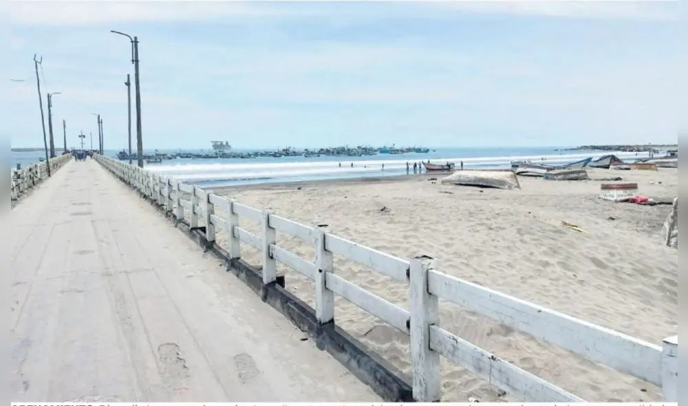 Arenamiento. Día a día la arena cubre más el muelle artesanal, no dejando que pescadores puedan trabajar con normalidad. Foto: La República