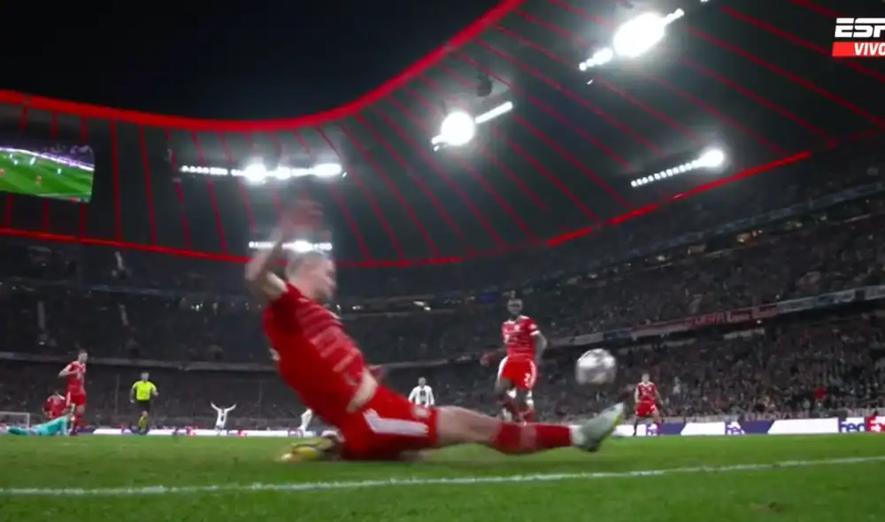 El central neerlandés llegó al Bayern en la presente temporada. Foto: ESPN El central neerlandés llegó al Bayern en la presente temporada. Foto: ESPN