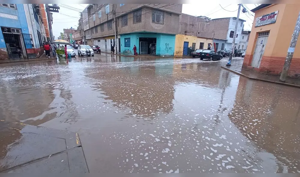 Colapsos de desagües ocurren en centro de Chiclayo. Foto: TVI Noticias