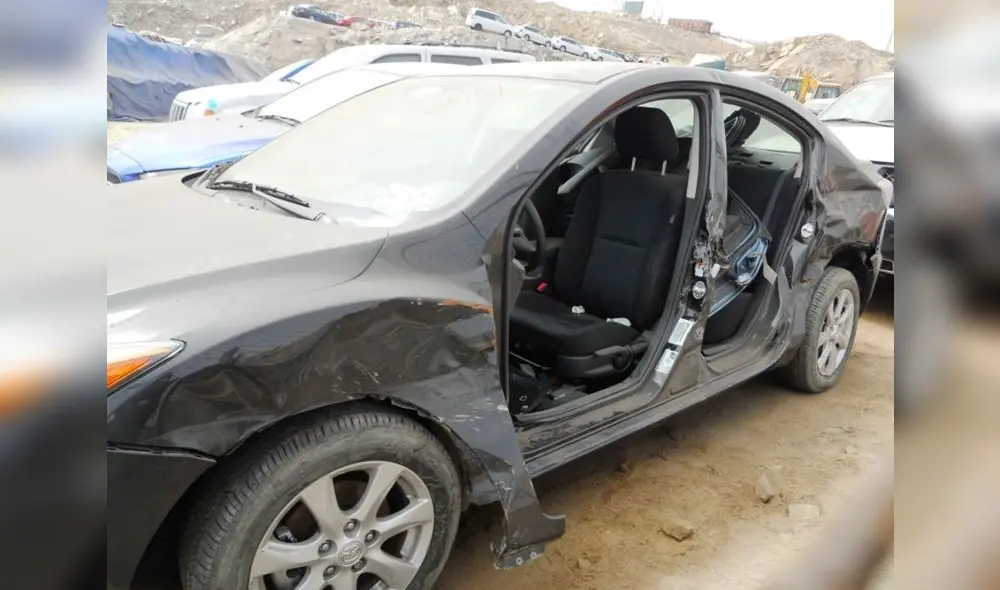 Vehículos abandonados y con más de 15 años de antigüedad están aptos también para el chatarreo. Foto: Andina Vehículos abandonados y con más de 15 años de antigüedad están aptos también para el chatarreo. Foto: Andina